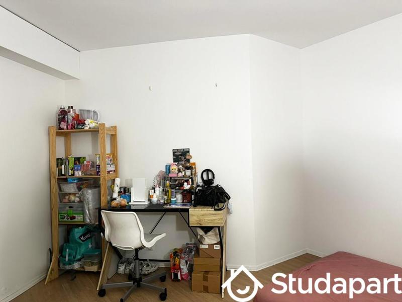 Chambre - 12 m² - 1 pièce