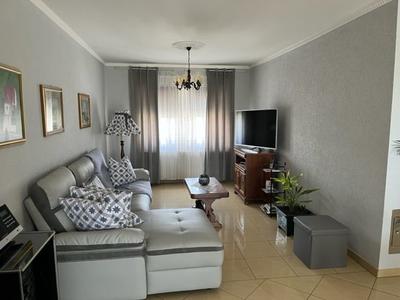 Maison - 200 m² - 7 pièces