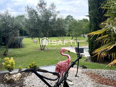 Maison - 296 m² - 12 pièces