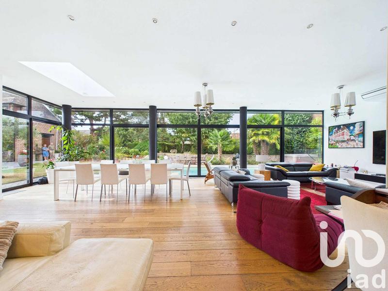 Maison - 315 m² - 11 pièces