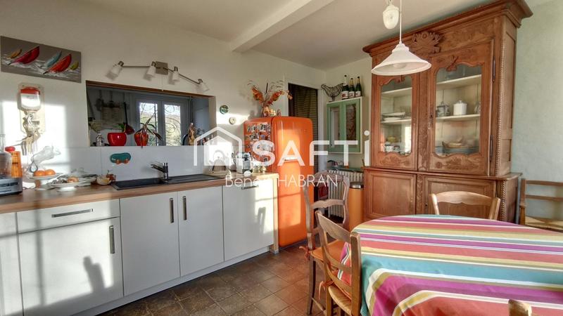 Maison - 235 m² - 8 pièces