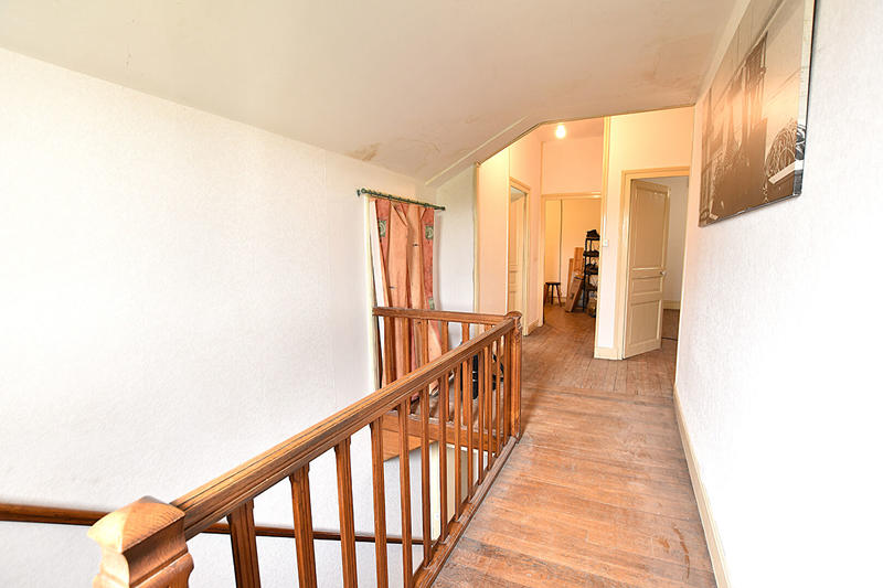 Maison - 168 m² - 8 pièces