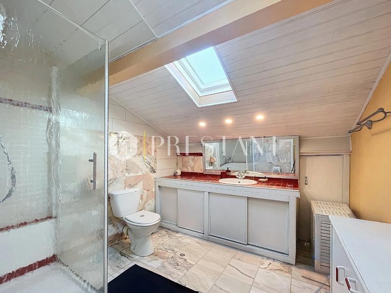 Maison - 170 m² - 7 pièces