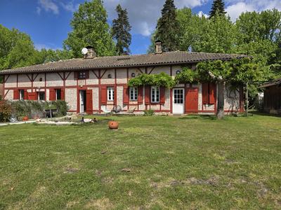 Maison - 390 m² - 15 pièces