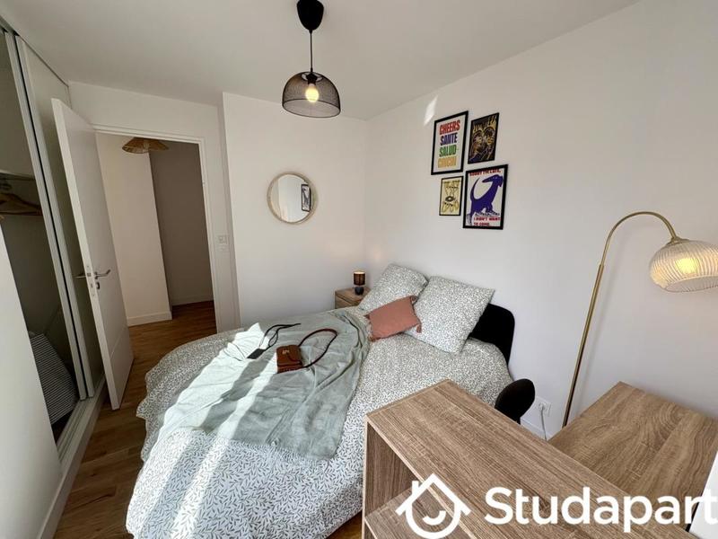 Chambre - 11 m² - 1 pièce