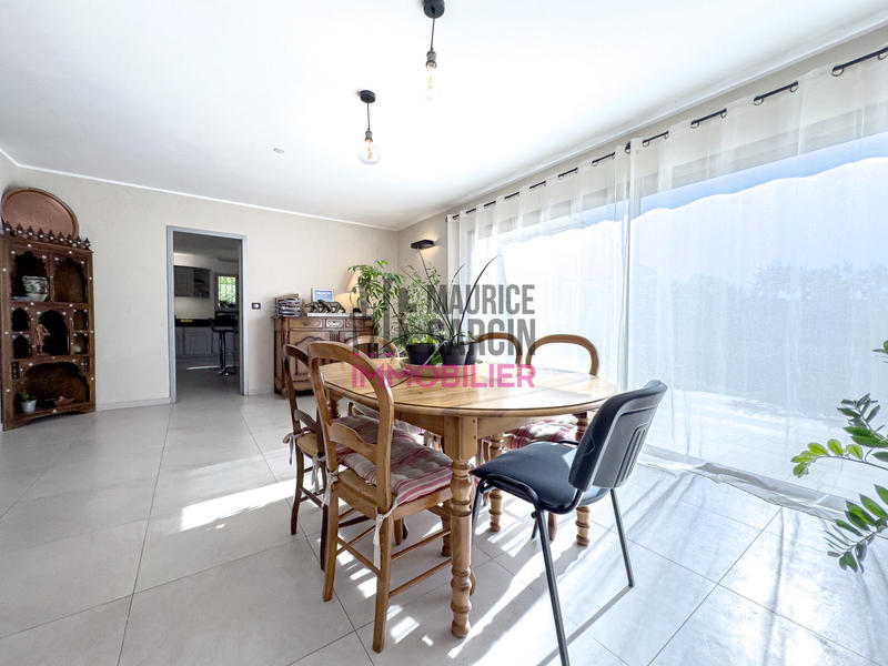 Maison - 213 m² - 7 pièces