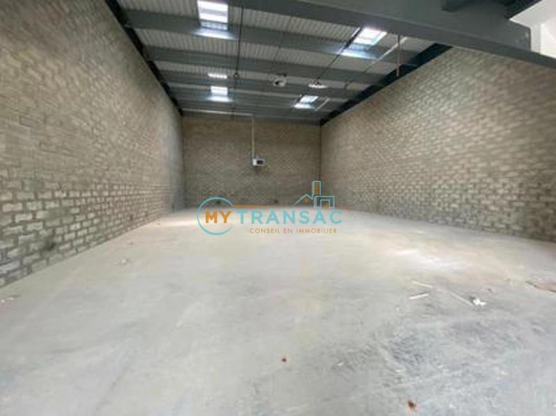 Local d'activités - 220 m²