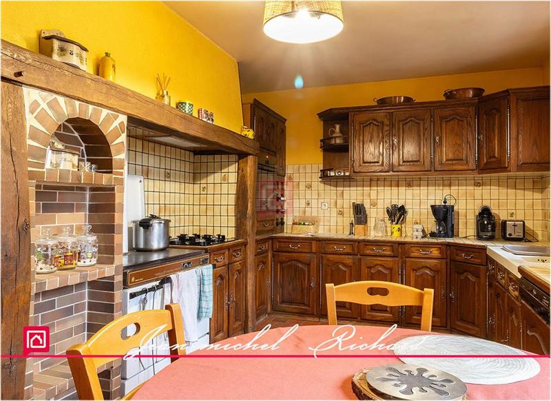 Maison - 210 m² - 6 pièces