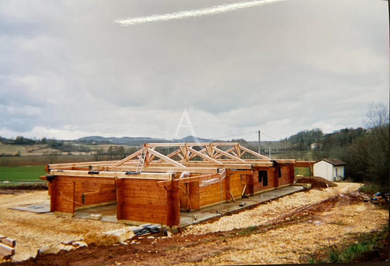 Maison - 300 m² - 6 pièces