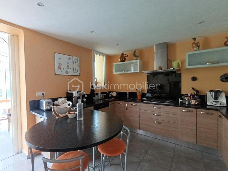 Maison - 186 m² - 7 pièces