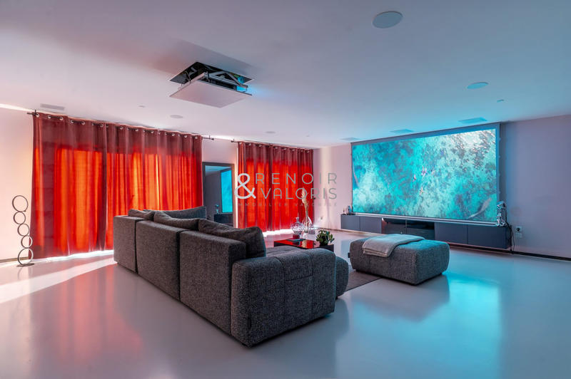 Maison - 223 m² - 6 pièces