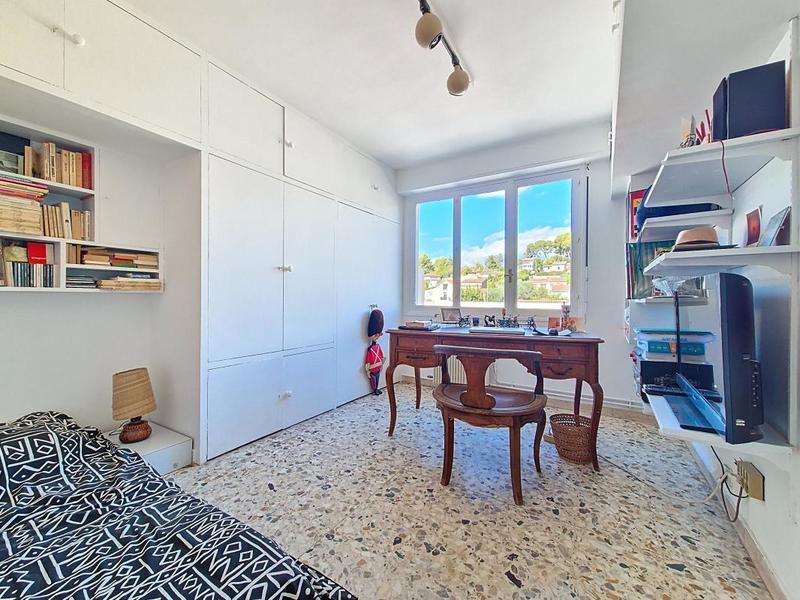 Appartement - 93 m² - 4 pièces