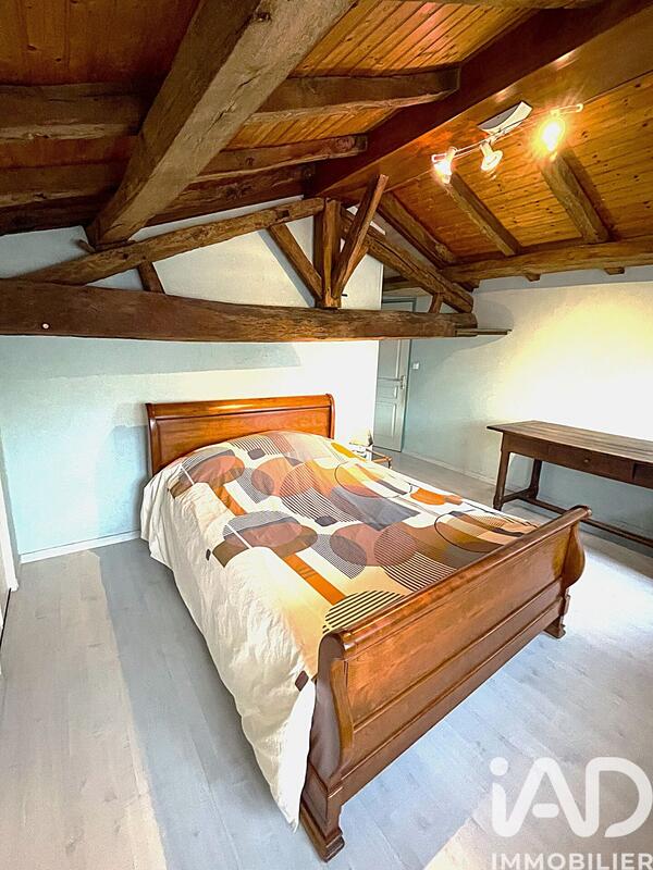 Maison - 248 m² - 8 pièces