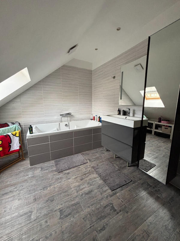 Maison - 183 m² - 8 pièces