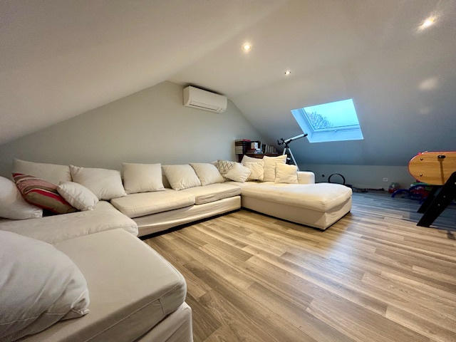 Maison - 167 m² - 7 pièces