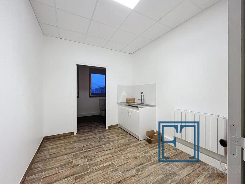 Bureau - 133 m² - 7 pièces