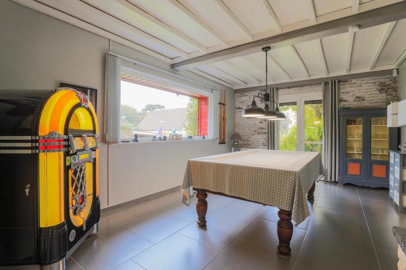 Maison - 238 m² - 7 pièces