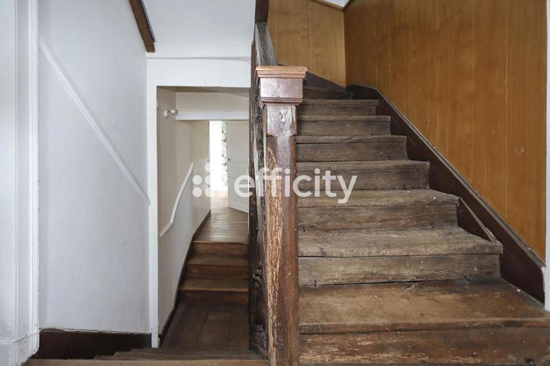 Maison - 225 m² - 8 pièces