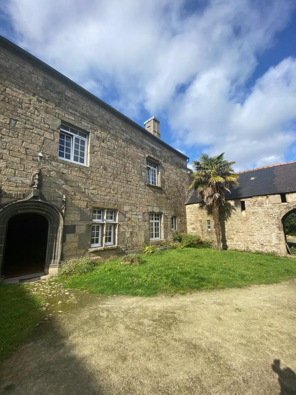 Maison - 316 m² - 9 pièces