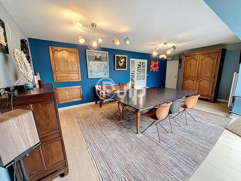 Villa - 196 m² - 6 pièces