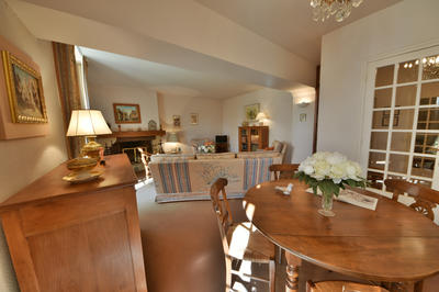 Maison - 260 m² - 9 pièces