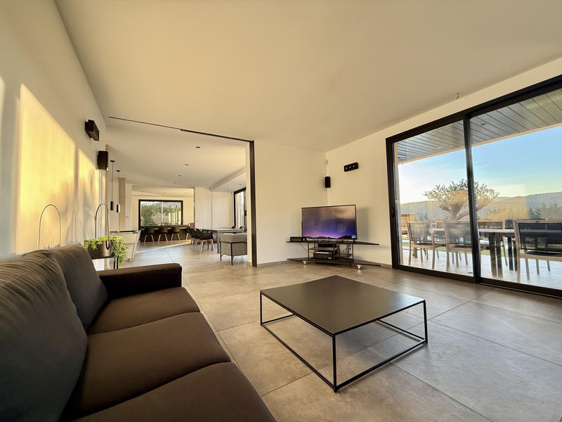 Villa - 300 m² - 9 pièces