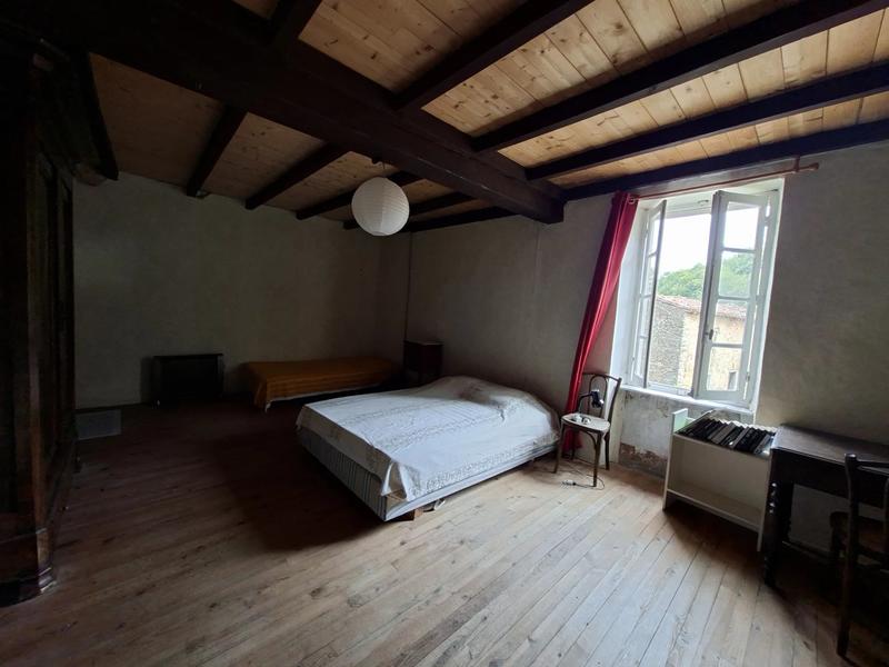 Maison - 225 m² - 7 pièces