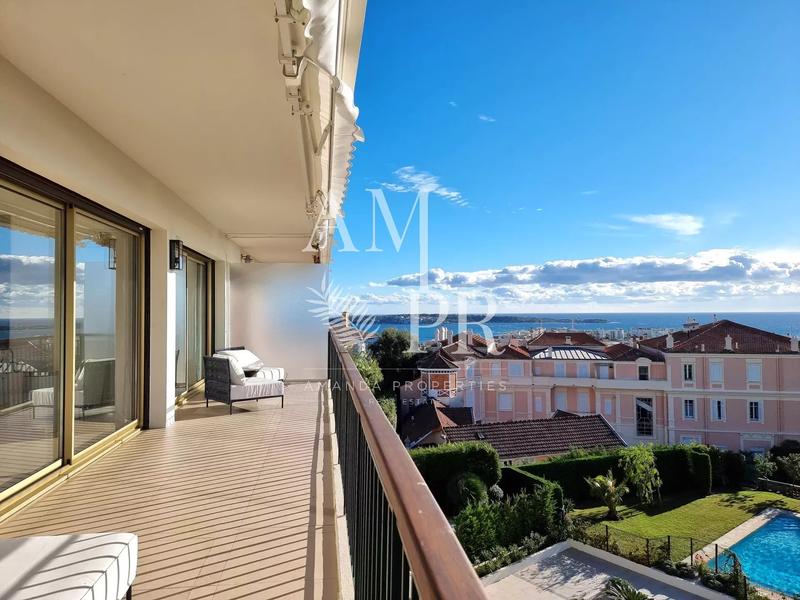 Appartement - 136 m² - 5 pièces