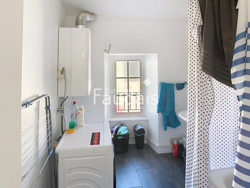 Immeuble - 163 m² - 12 pièces