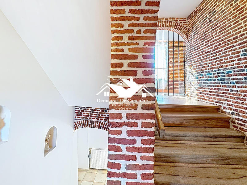 Maison - 318 m² - 12 pièces