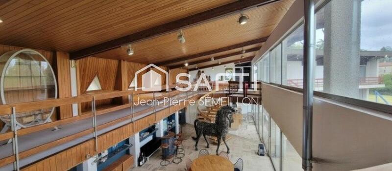 Maison - 481 m² - 7 pièces