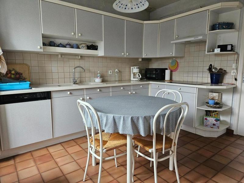 Maison - 244 m² - 9 pièces