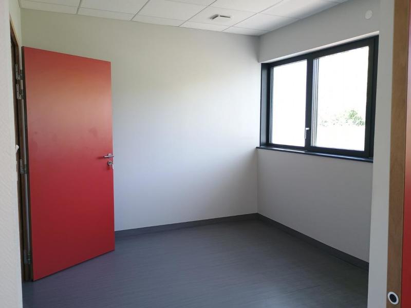 Bureau - 131 m² - 7 pièces