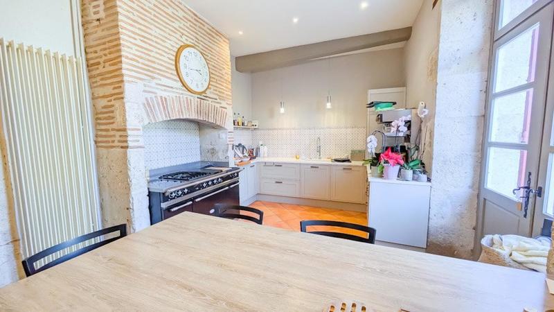 Maison de maîtres - 460 m² - 10 pièces