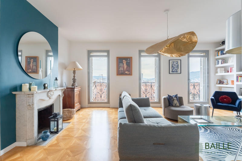 Appartement - 164 m² - 5 pièces