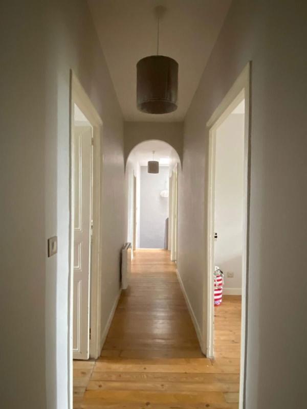 Maison - 240 m² - 8 pièces