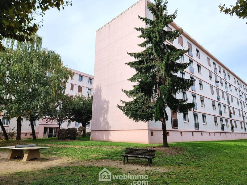 Appartement - 65 m² - 4 pièces