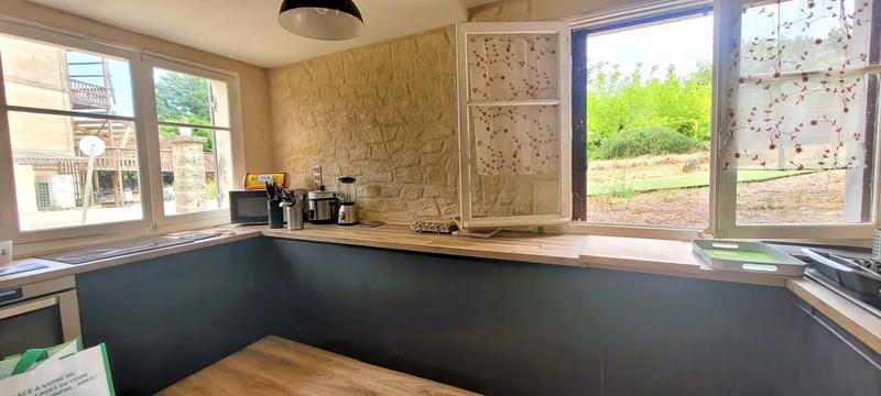 Maison - 230 m² - 14 pièces