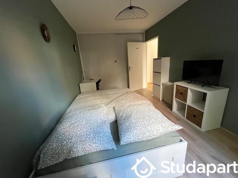 Chambre - 10 m² - 1 pièce