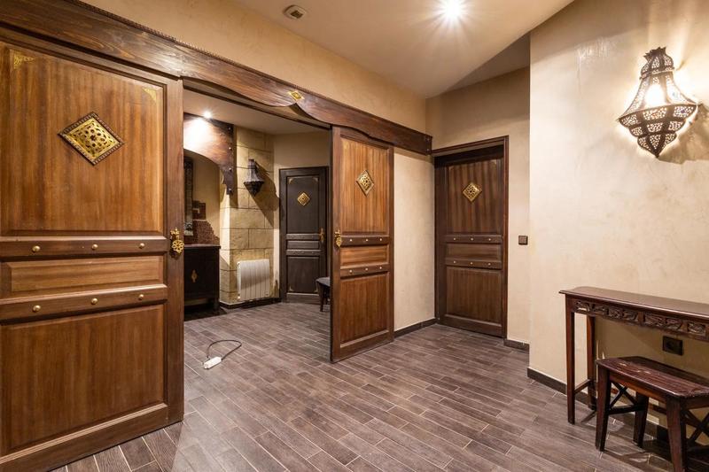 Maison de ville - 240 m² - 10 pièces