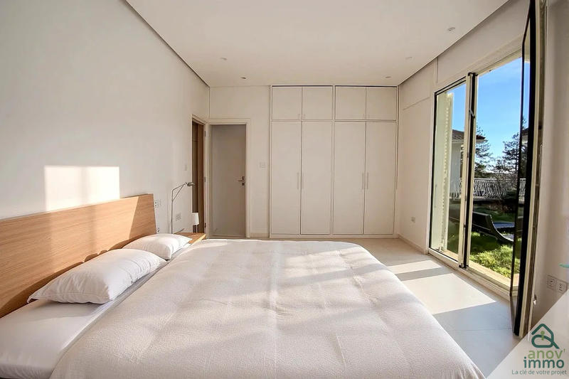 Maison - 185 m² - 7 pièces