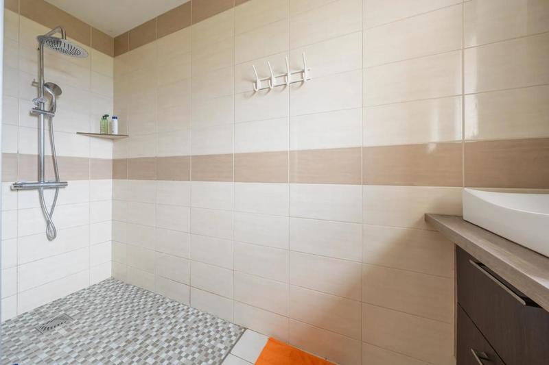 Maison - 380 m² - 5 pièces