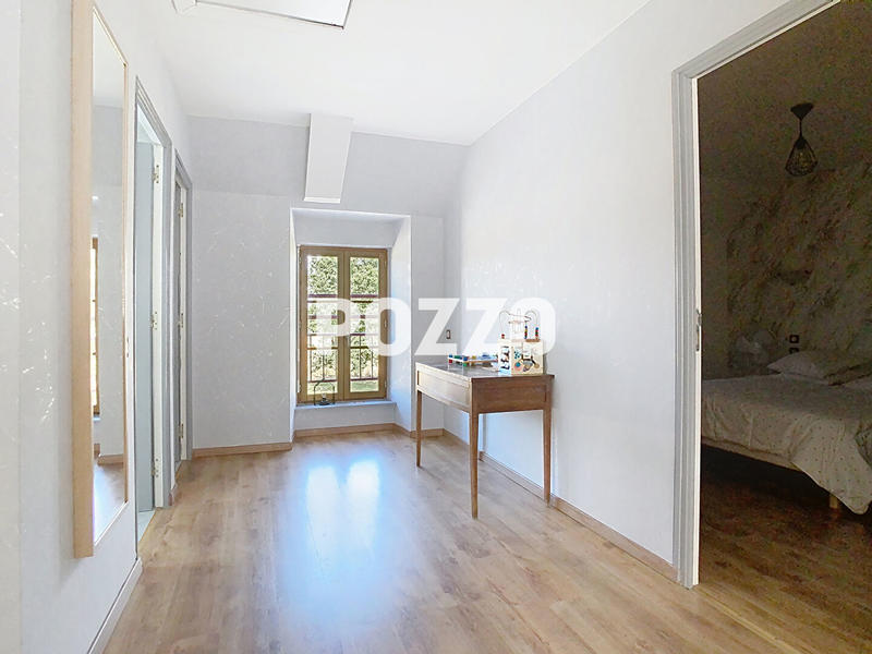 Maison - 360 m² - 14 pièces