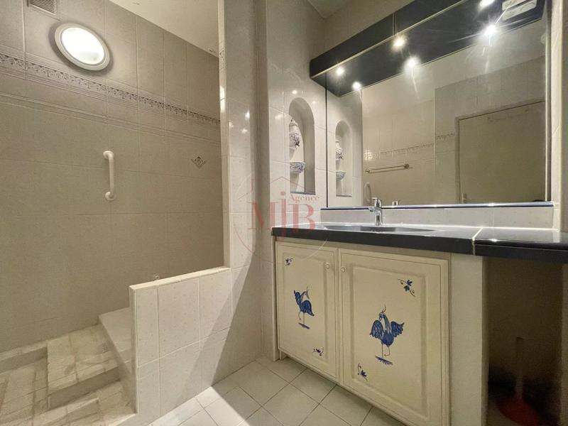 Appartement - 95 m² - 4 pièces