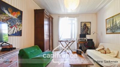 Maison - 187 m² - 9 pièces