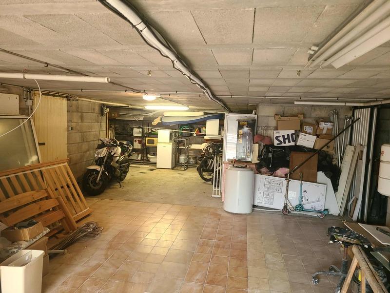 Maison - 277 m² - 7 pièces