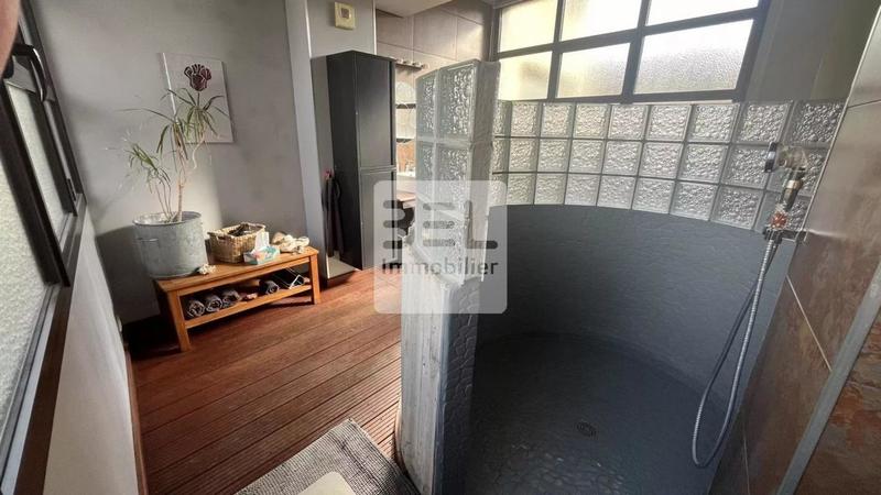 Loft - 300 m² - 6 pièces