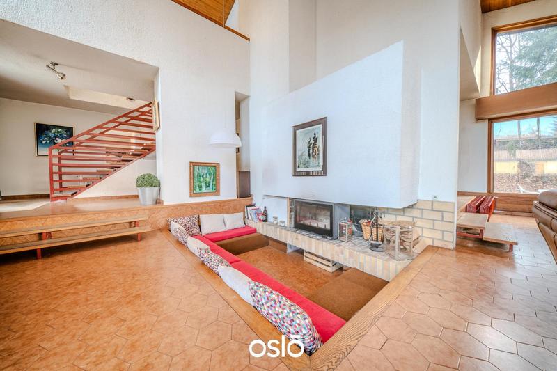 Maison - 329 m² - 10 pièces