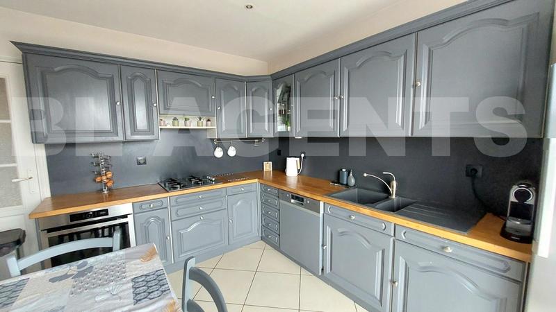 Maison - 177 m² - 9 pièces