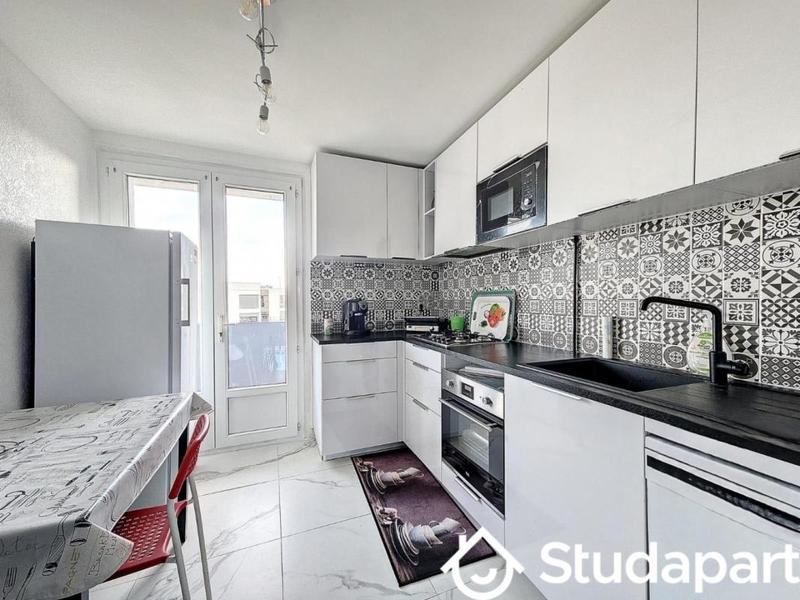 Chambre - 11 m² - 1 pièce